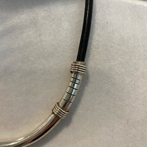 Unisex Sterling Silver & Genuine Leather Necklace Cool Details Makes Statement - Picture 4 of 10